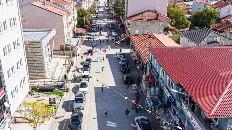 Çamelili çocuklar cumhuriyete koştu