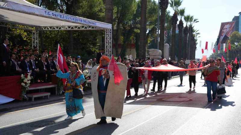 Denizli’de Cumhuriyetin 102. yılı coşkuyla kutlandı