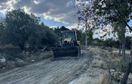 Acıpayam Belediyesi Tarafından Düzeltilmeyen Yol, Vatandaşlar Tarafından Kendi İmkanlarıyla Onarıldı