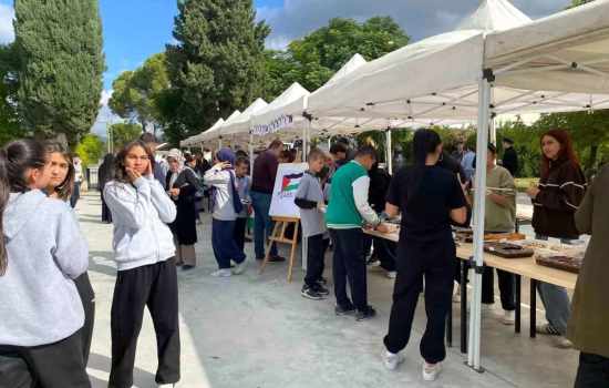 Bozkurt Anadolu İmam Hatip Lisesi'nden Gazze İçin Dayanışma Panayırı Düzenlendi