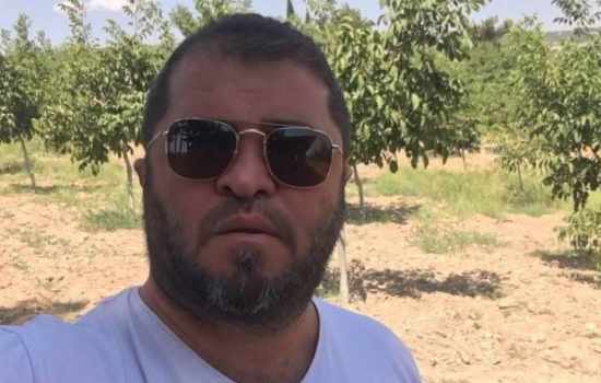 Çocuklarını ziyaret etmek için giden baba, bıçaklı saldırıya maruz kaldı