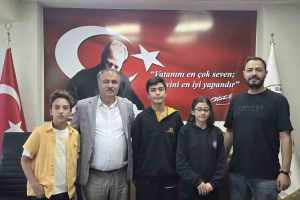 Başkan Pütün, Beyağaç’ın Gurur Kaynağı Öğretmeni Fahri Hemşehri Olarak Tescilledi