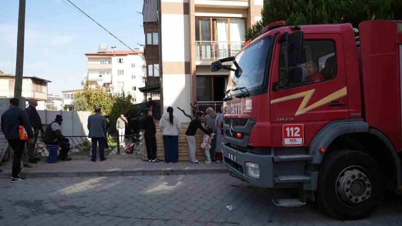 5 katlı binada meydana gelen yangın korkuya neden oldu 