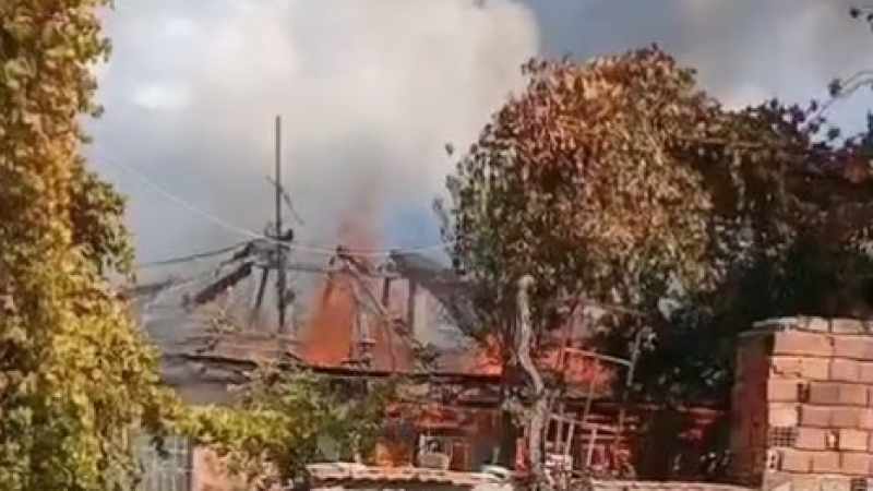 Alevlerin Kucakladığı Ev Artık Kullanılamaz Duruma Geldi