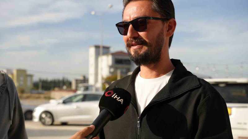 Avukat cübbesiyle araç tanıtımı gerçekleştiren galericiden dikkat çekici açıklama: 