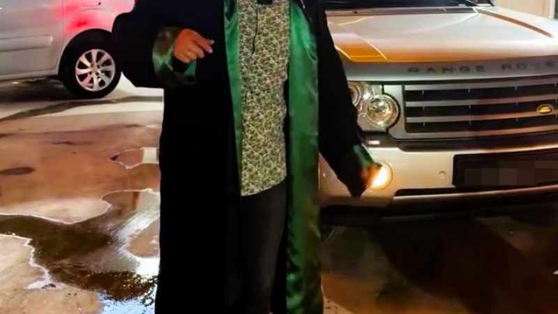 Avukatlardan cübbeyle araç tanıtımı yapan galericiye suç duyurusu