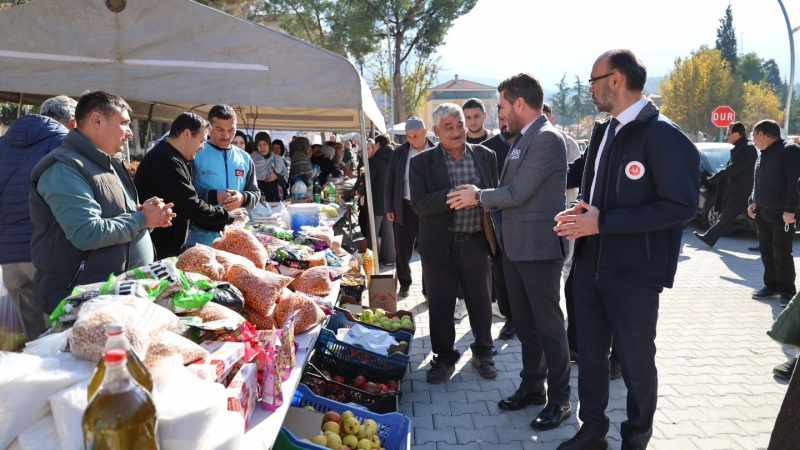 Başkan Tatık, Gazze İçin Düzenlenen Hayır Çarşısını Ziyaret Etti