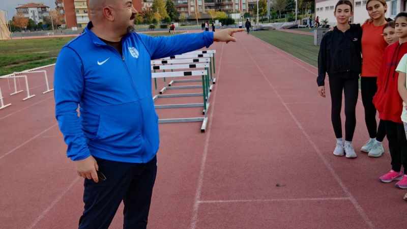 Başkanın talimatıyla sporcu ve antrenörlerin odaları boşaltıldı 