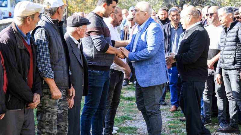 Çamelili sanatçısı Cemil Çağdaş son yolculuğuna uğurlandı 