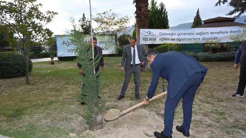 Denizli Milli Eğitim ‘Yeşeren Eller Hareketi Fidan Dikme’ kampanyası başlattı