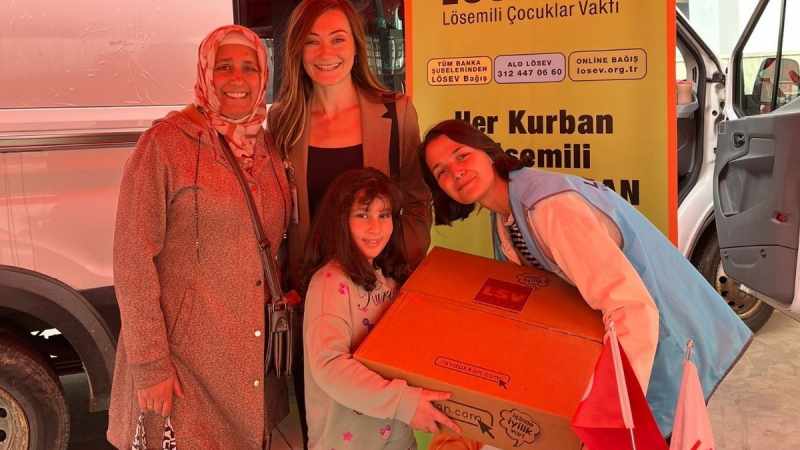 Denizli’de mutlu et paketleri kanserle mücadele eden ailelere ulaştı 