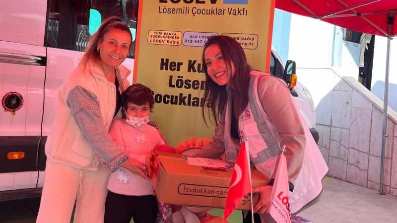 Denizli'de Kanserle Mücadele Eden Ailelere Ulaşan Mutlu Et Paketleri Dağıtıldı