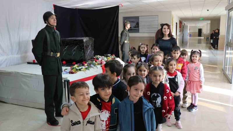 Anıtkabir ruhunu Denizli’de yaşayan öğrenciler Ata’sının huzuruna çıktı 