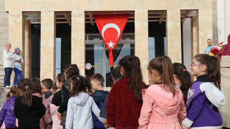 Denizli'deki Öğrenciler, Anıtkabir Ruhunu Yaşatarak Ata'sının Huzuruna Çıktı