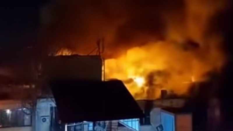 Fabrika Alanında Meydana Gelen Yangında 6 İş Yeri Zarar Gördü