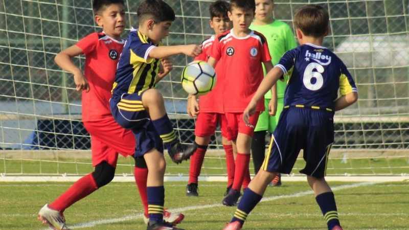 Fenerbahçe'yi eleyerek dikkat çeken Denizli genç futbolcuları