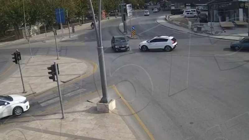 Kırmızı Işık İhlali Yapan Araç Sahibi 2.167 TL Cezayla Karşılaştı