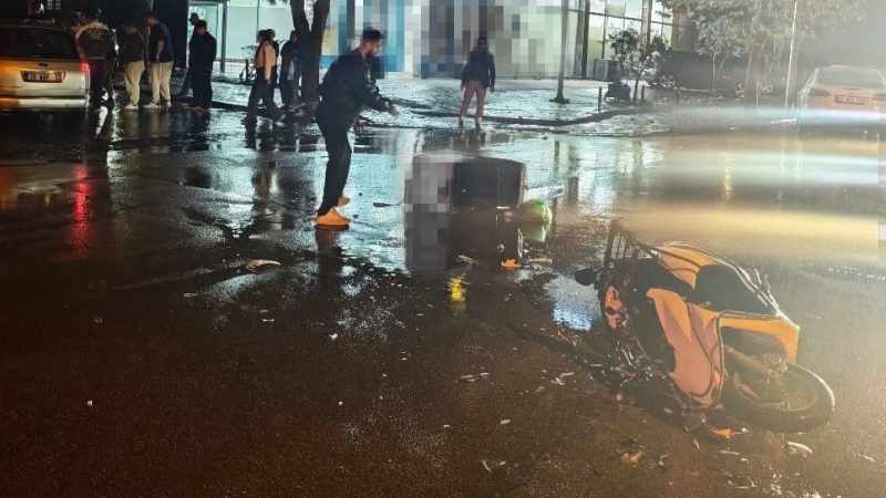 Kontrolsüz Yola Çıkan Otomobil, Motosikletle Çarpıştı: 1 Kişi Hayatını Kaybetti