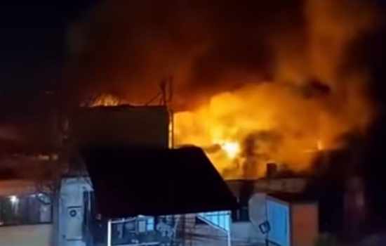 Fabrika Alanında Meydana Gelen Yangında 6 İş Yeri Zarar Gördü