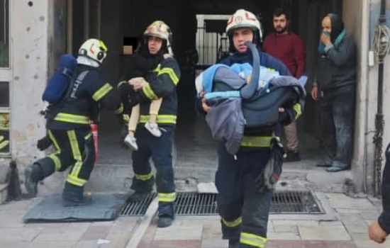 İş Hanında Çıkan Yangında 17 Çocukla Birlikte Toplam 21 Kişi Kurtarıldı