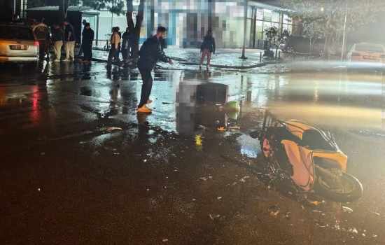 Kontrolsüz Yola Çıkan Otomobil, Motosikletle Çarpıştı: 1 Kişi Hayatını Kaybetti
