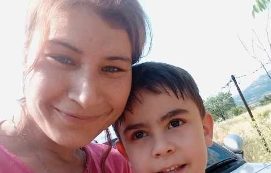 Süt toplama merkezine giden kadın kullandığı traktörün altında kaldı