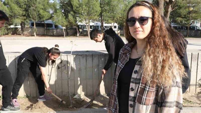 Öğrenciler iklim değişikliğine dikkat çekti