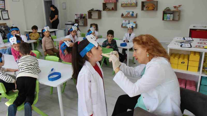 Öğrencilere Ağız ve Diş Sağlığı Konusunda Kapsamlı Eğitim Düzenlendi
