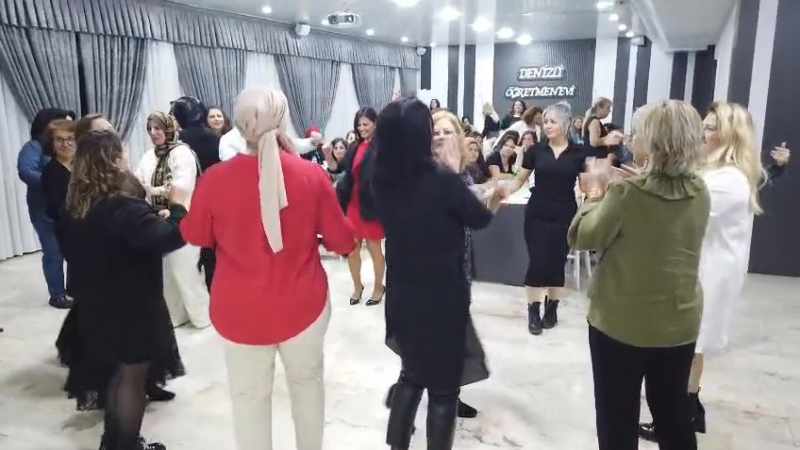 Pamukkale'de Öğretmenler Günü Coşkusu: Eğitmenler Kutlamalarda Bir Araya Geldi