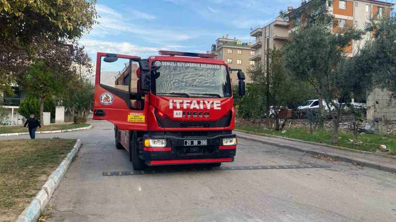 Parkta oynayan çocuklar oyuncağı ateşe verdi 