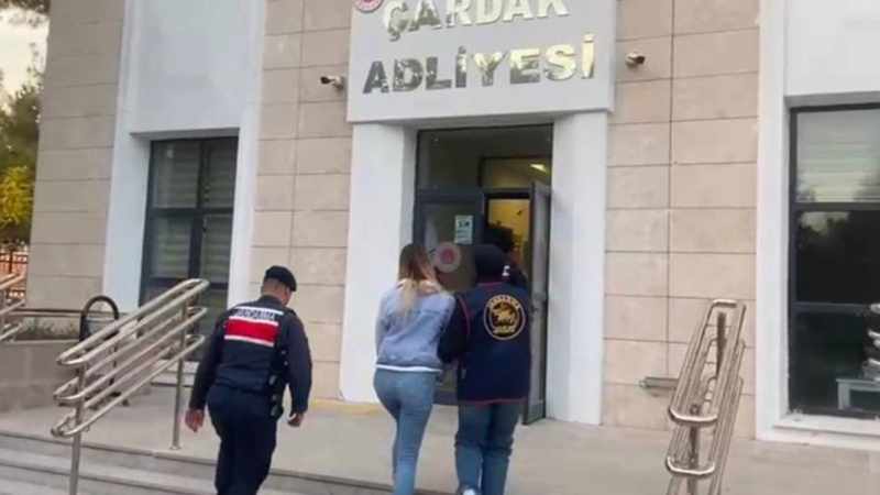 Sabıkalı eski sevgili, kadın gardiyana yapay zeka ile oluşturduğu sahte görüntülerle şantajda bulundu