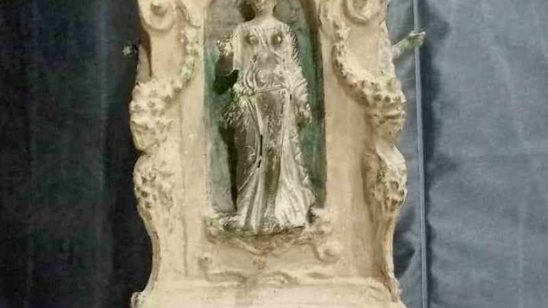 Tarihi eser kaçakçılığına dikkat çeken sergi ziyaretçilerini ağırlıyor 