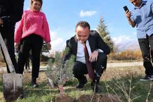 Çivril'de öğretmenler için anı fidanı dikim etkinliği gerçekleştirildi
