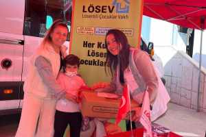 Denizli'de Kanserle Mücadele Eden Ailelere Ulaşan Mutlu Et Paketleri Dağıtıldı