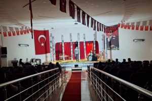 Merkezefendi Kent Tiyatrosu'nun Çavdır'daki Performansı Yoğun İlgi Gördü