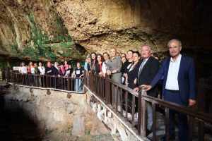 Merkezefendi'deki Kadınlar, Pamukkale ile Kaklık Mağarası'nın Gizemlerini Keşfediyor