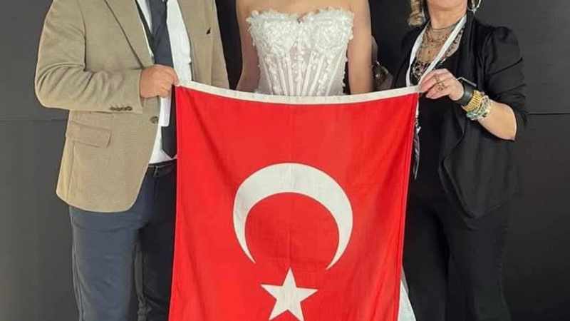 Acıpayamlı kadın kuaför Asian Global Cup 2025 birincisi oldu