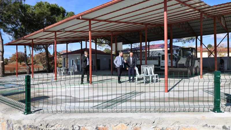 Başkan Tatık, Güzelköy Mahallesi'ndeki Sosyal Tesis Projesi'ni Yerinde Değerlendirdi