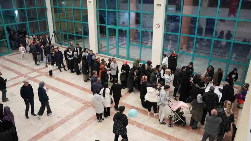 Denizli Kitap Fuarı ziyaret&ccedil;i akınına uğruyor 