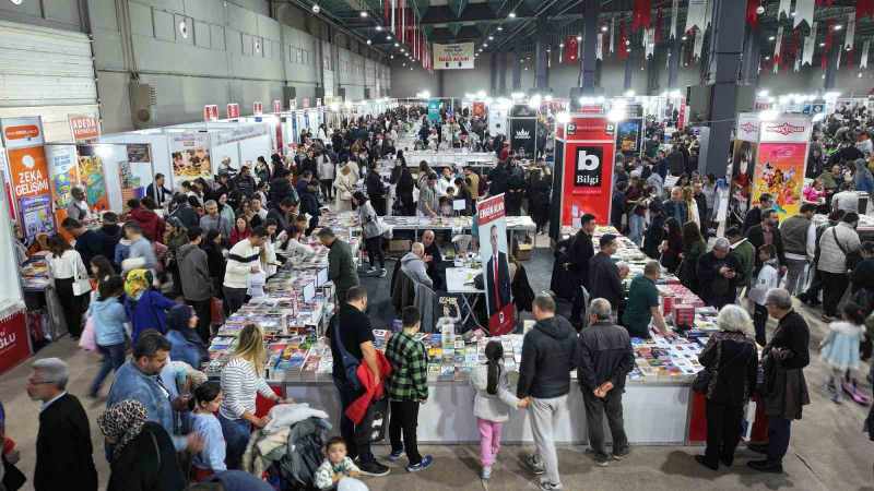 Denizli Kitap Fuarı'na Yoğun İlgi!