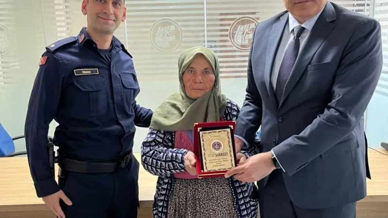 Denizli&rsquo;de 3 kadın gayrimenkul&uuml;n&uuml; jandarmaya bağışladı 