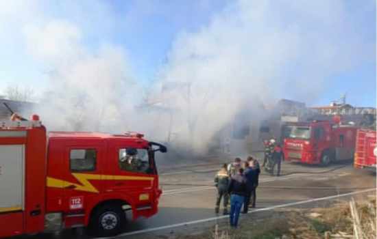 Denizli'deki iş yerinde meydana gelen yangın paniğe yol açtı