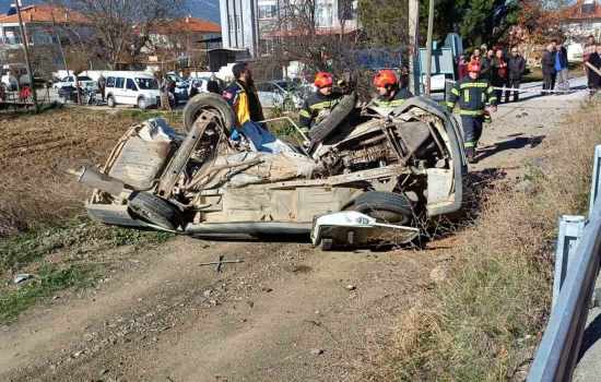 Yaşlı sürücünün hayatını kaybettiği iki aracın karıştığı kaza meydana geldi