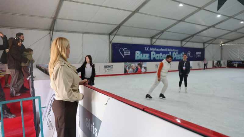 Merkezefendi’de Yeni Buz Pateni Pisti Hizmete Girdi