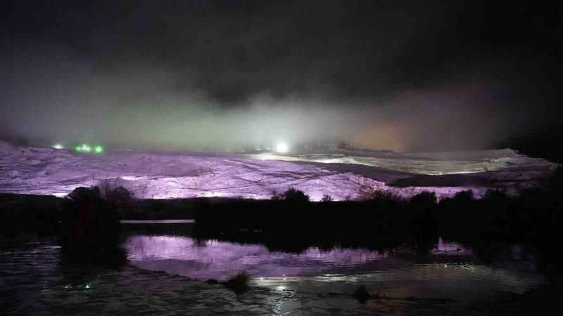 Pamukkale Travertenleri'nde Yağmurun Ardından Beliren Sis, Görsel Şölen Sunuyor