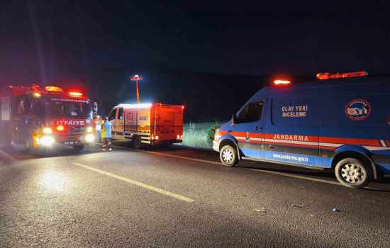 Bariyerlere çarpan otobüste yangın: 3 can kaybı, 20 yaralı