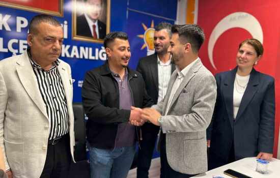 Denizli'de CHP'li Başkan İstifa Etti, AK Parti'ye Katıldı