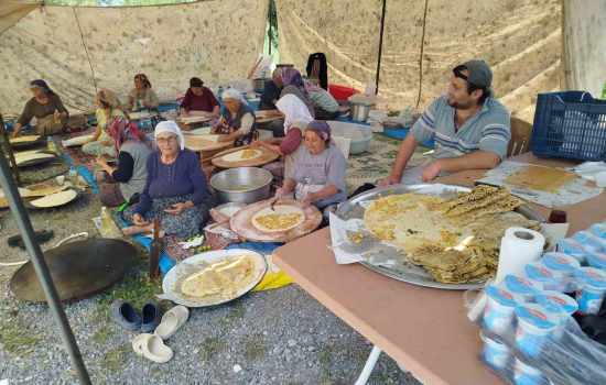 Yunus Pınarı Mezarlığı'nda Geleneksel Bayram Ziyareti Yapıldı