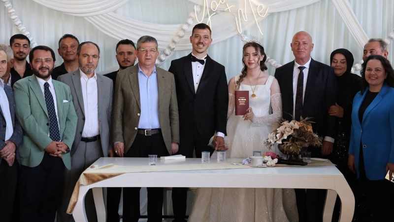 Başkan Kumral, Kızını Evlilik Hayatına Uğurladı