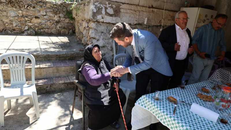 Başkan Tatık, Şehit Ailelerini Ziyaret Ederek Anlamlı Bir Dayanışma Gösterdi